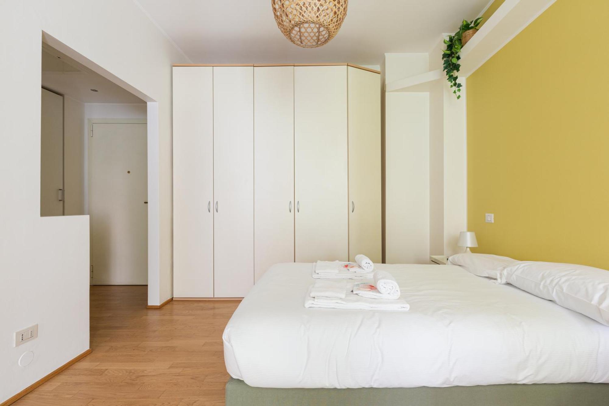 Gerusalemme M5 Yellow With Closed Balcony! Appartement Milan